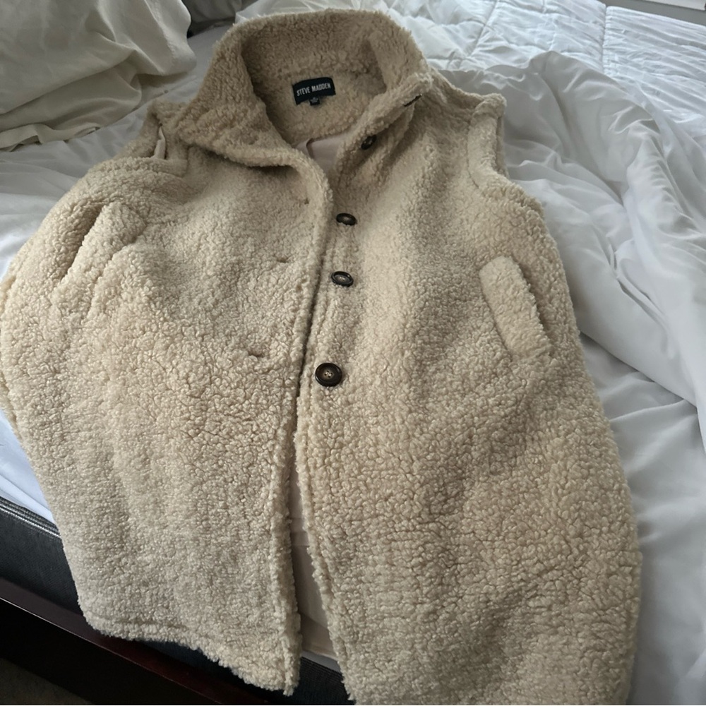 Steve Madden Benti Vest, Natural, Size Small
New without tags